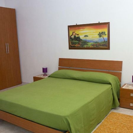 פקינו Casa Vacanze Calafarina מראה חיצוני תמונה