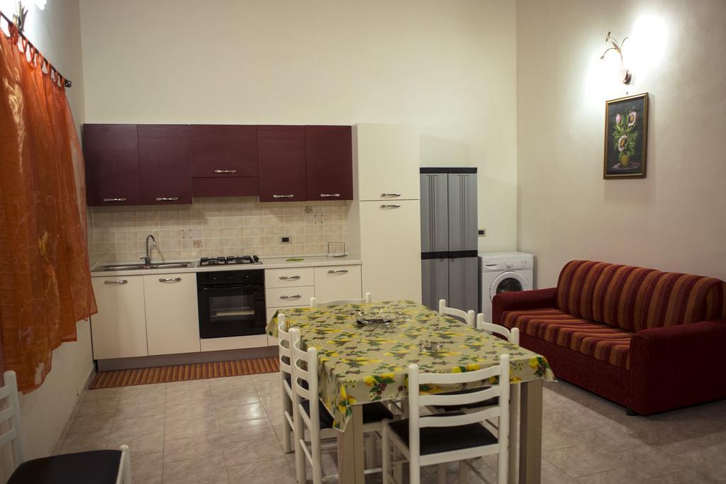 פקינו Casa Vacanze Calafarina חדר תמונה
