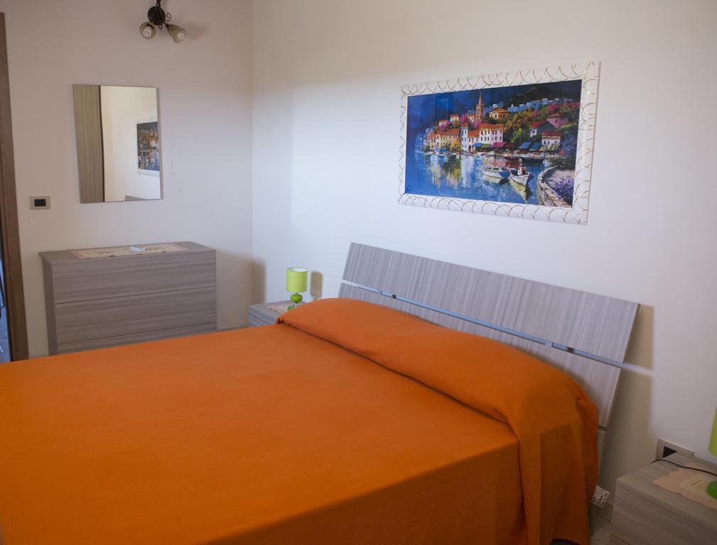 פקינו Casa Vacanze Calafarina חדר תמונה