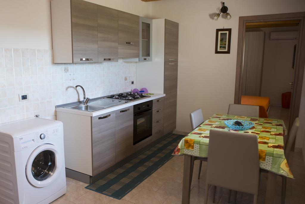 פקינו Casa Vacanze Calafarina חדר תמונה