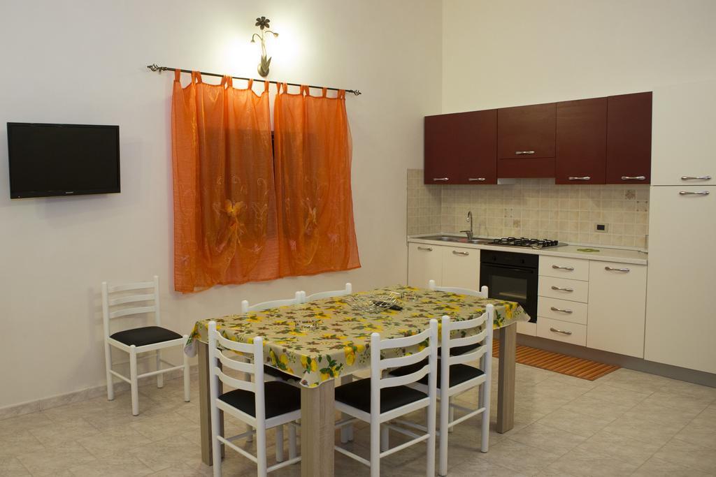 פקינו Casa Vacanze Calafarina חדר תמונה