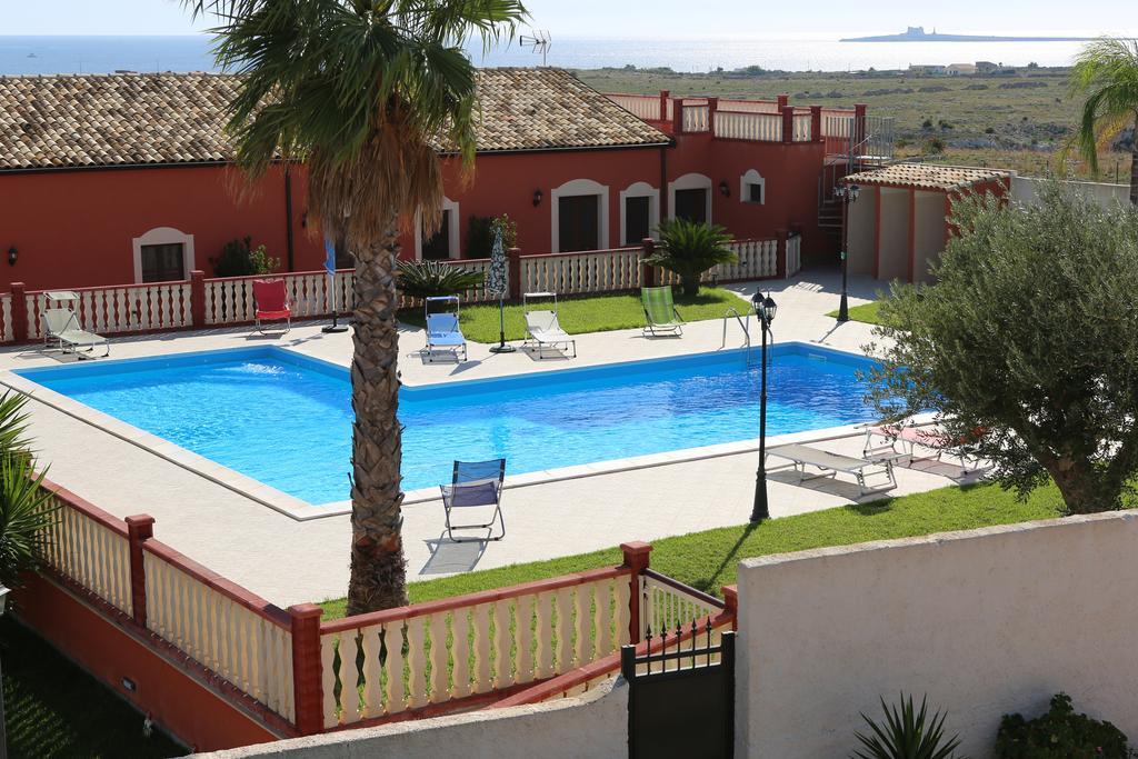 פקינו Casa Vacanze Calafarina חדר תמונה
