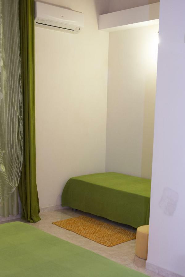 פקינו Casa Vacanze Calafarina מראה חיצוני תמונה